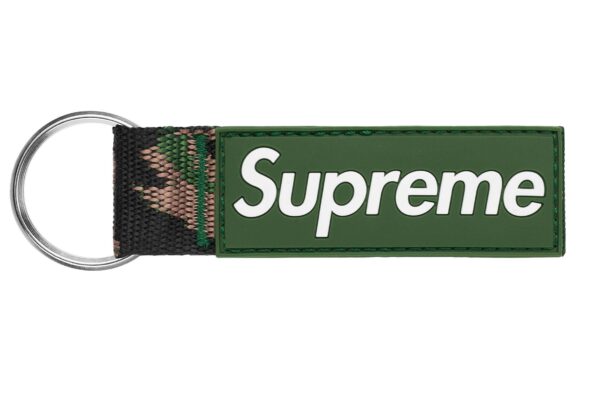 SUPREME - WEBBING KEYCHAIN GREEN CAMO - NOVO